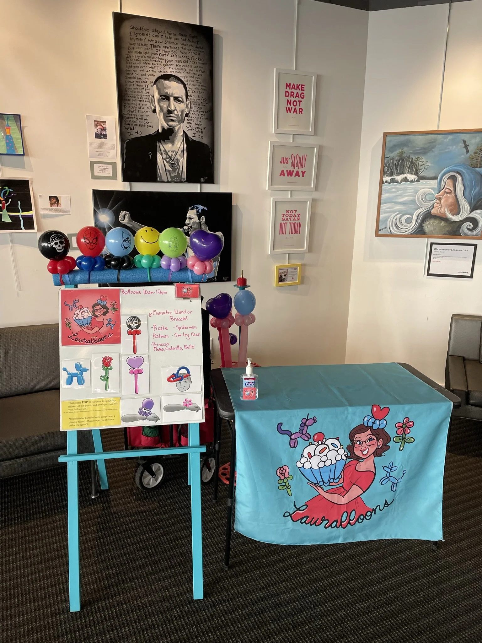 Live Twisting — Lauralloons